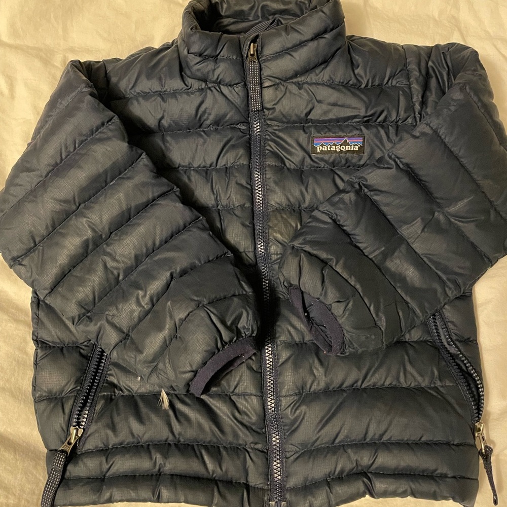 Patagonia navy blue down sweater size 3t